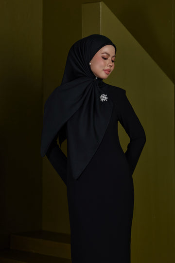 SCM MASHA - DEEP BLACK