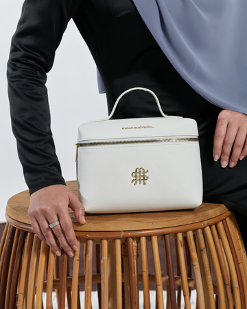 MAKEUP BAG - WHITE