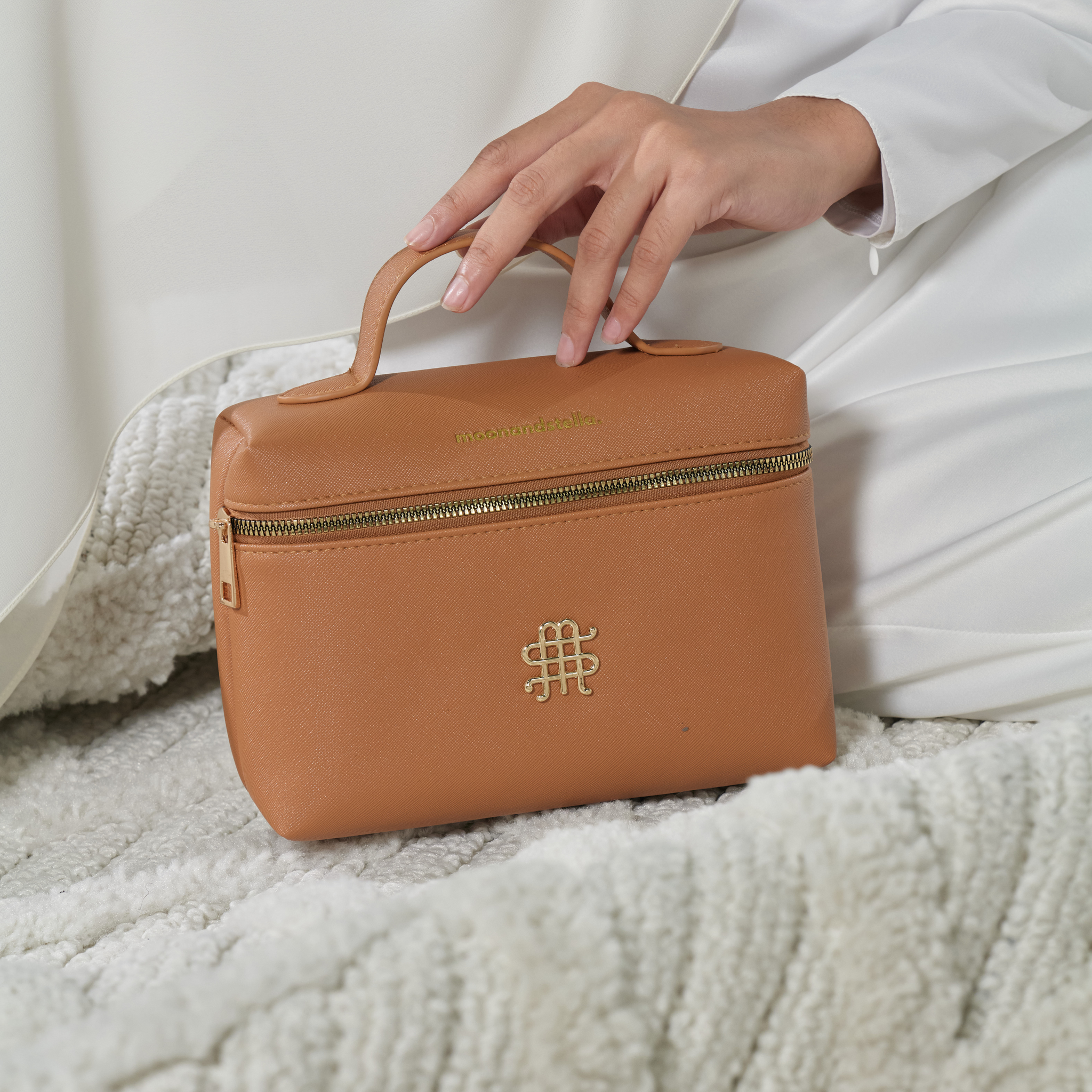 MAKEUP BAG - ORANGE
