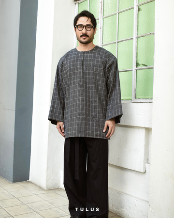 TULUS DARUKA - BLACKISH