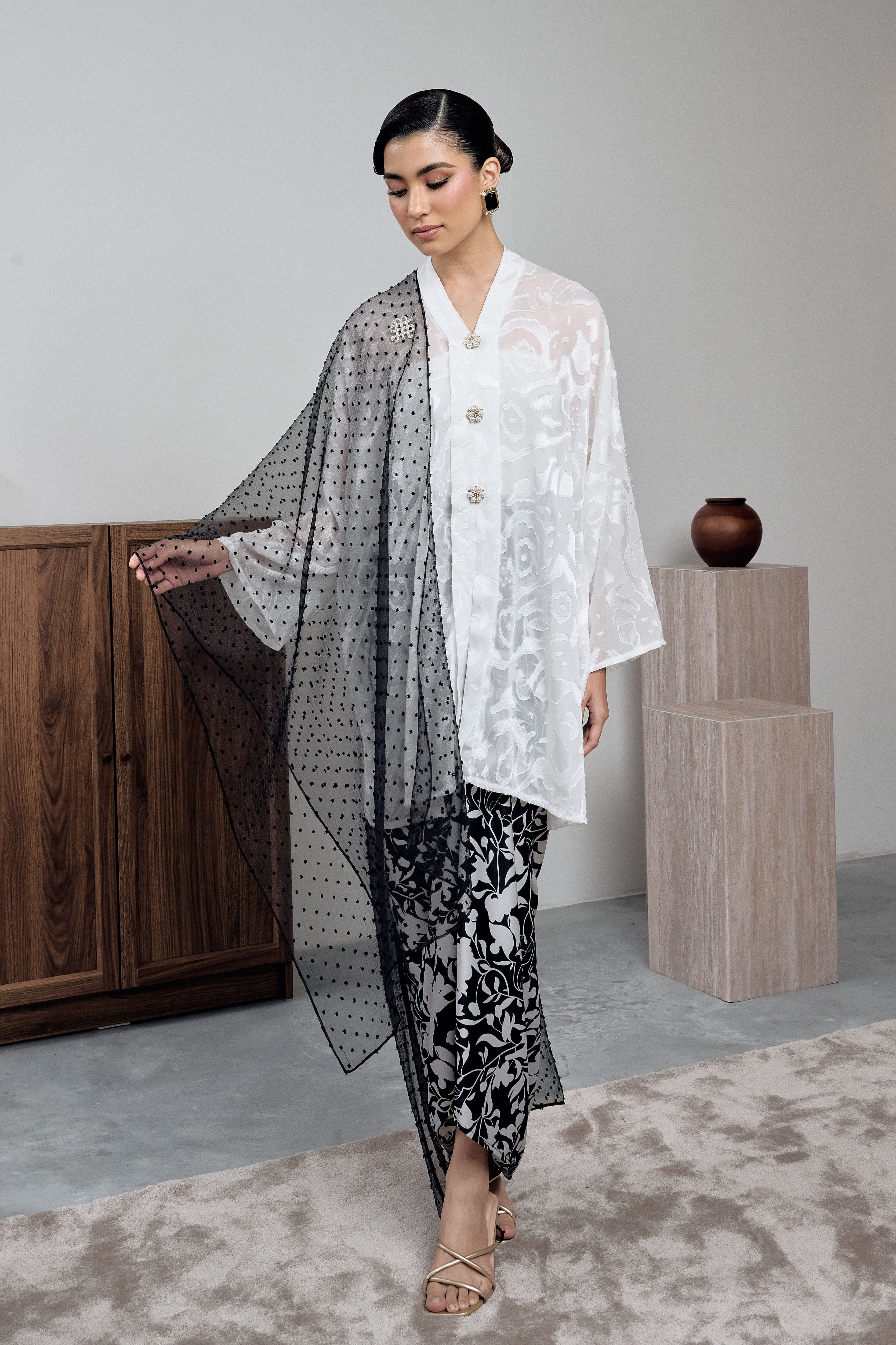 KALA CINDAI - CLOUDLY BLACK