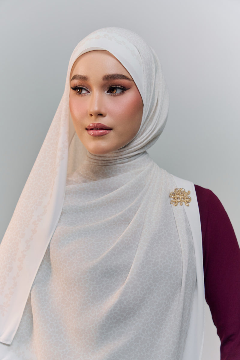 BAE CHIC SHAWL - COCONUT MILK