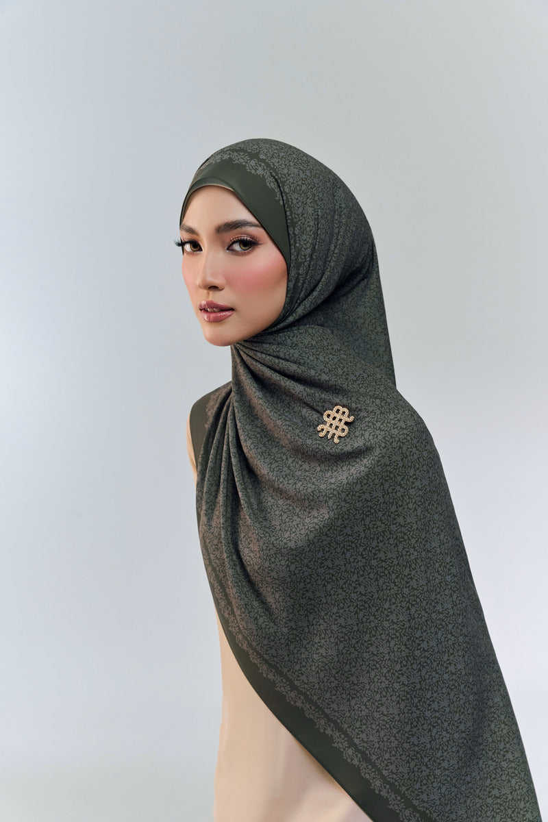 BAE CHIC SHAWL - GREENER PASTURES