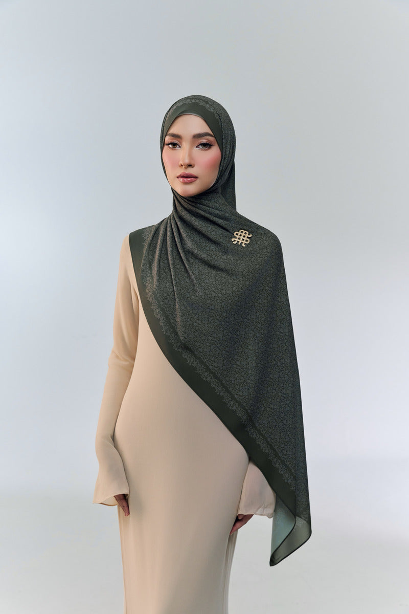 BAE CHIC SHAWL - GREENER PASTURES