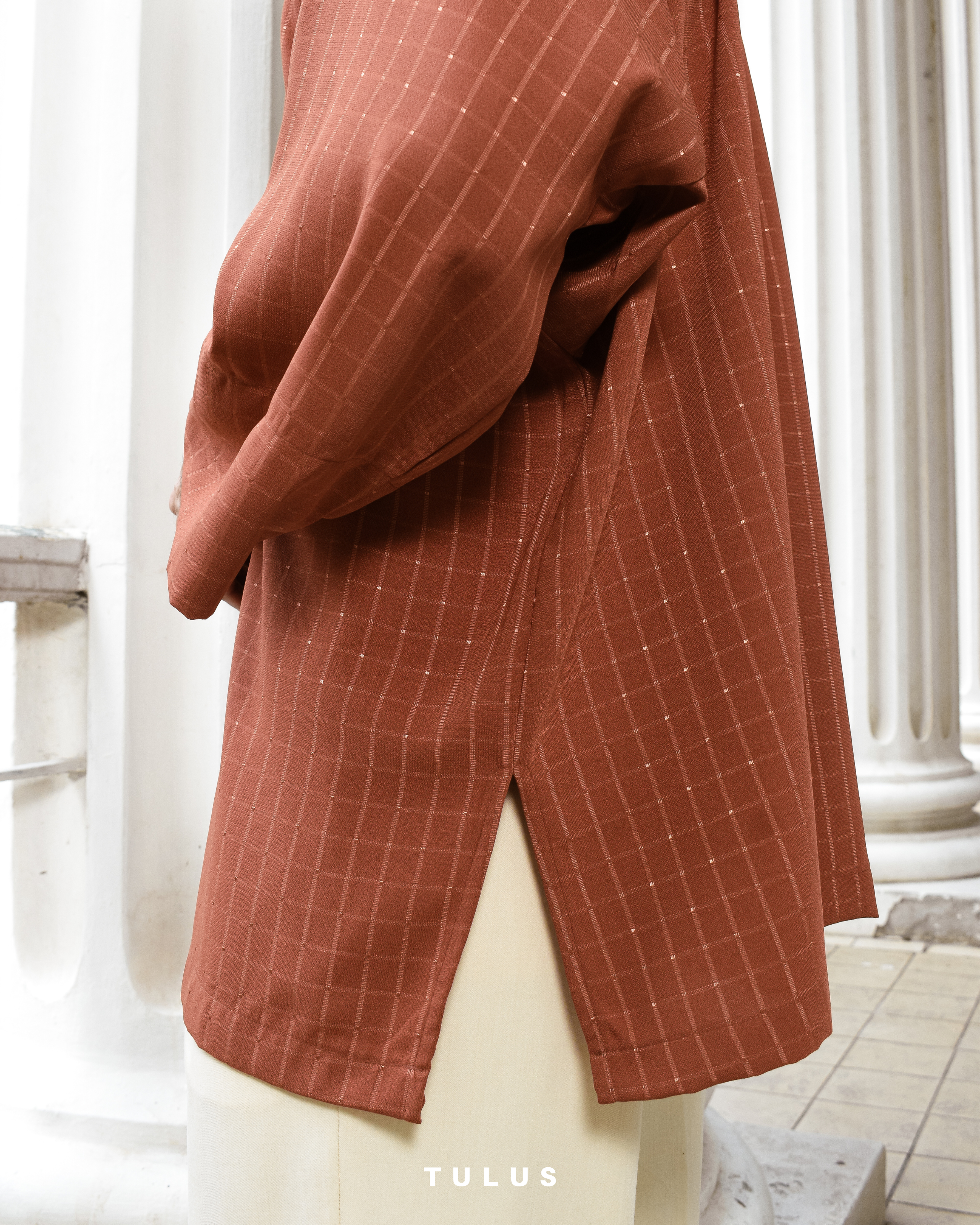 TULUS GULAM - TERRACOTA