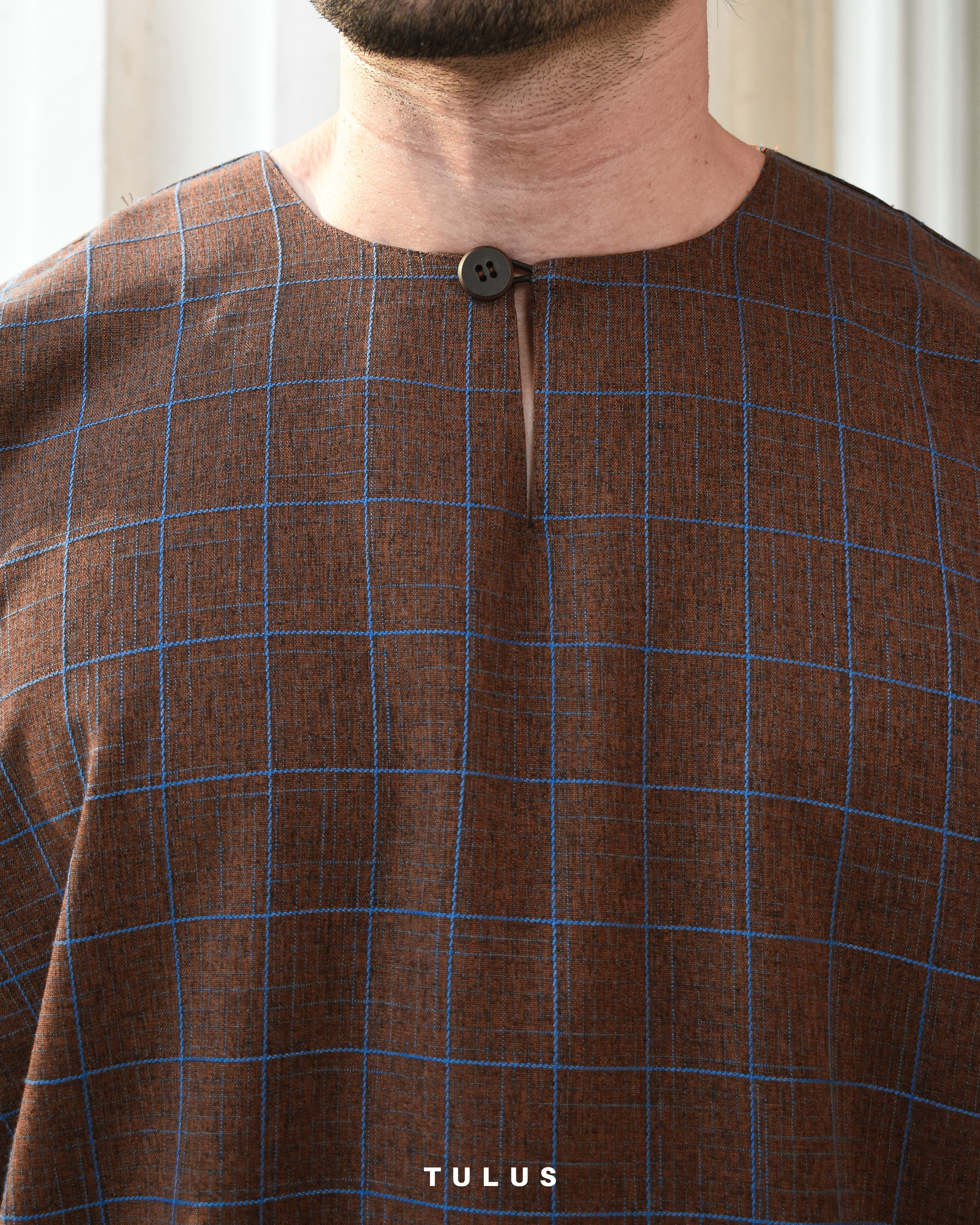 TULUS KUSUMA - MAHOGANY