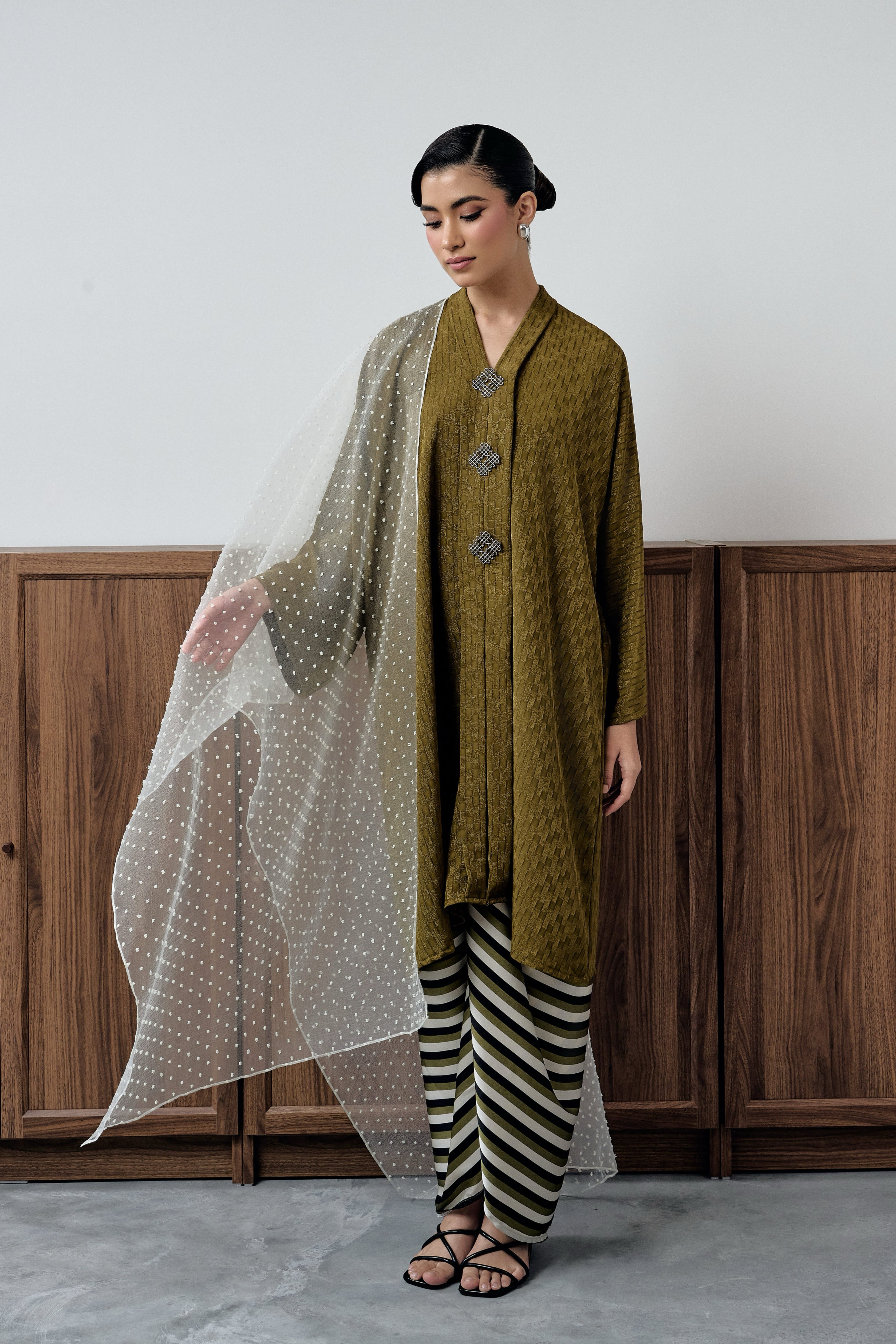 KALA LATHI - DARK OLIVE