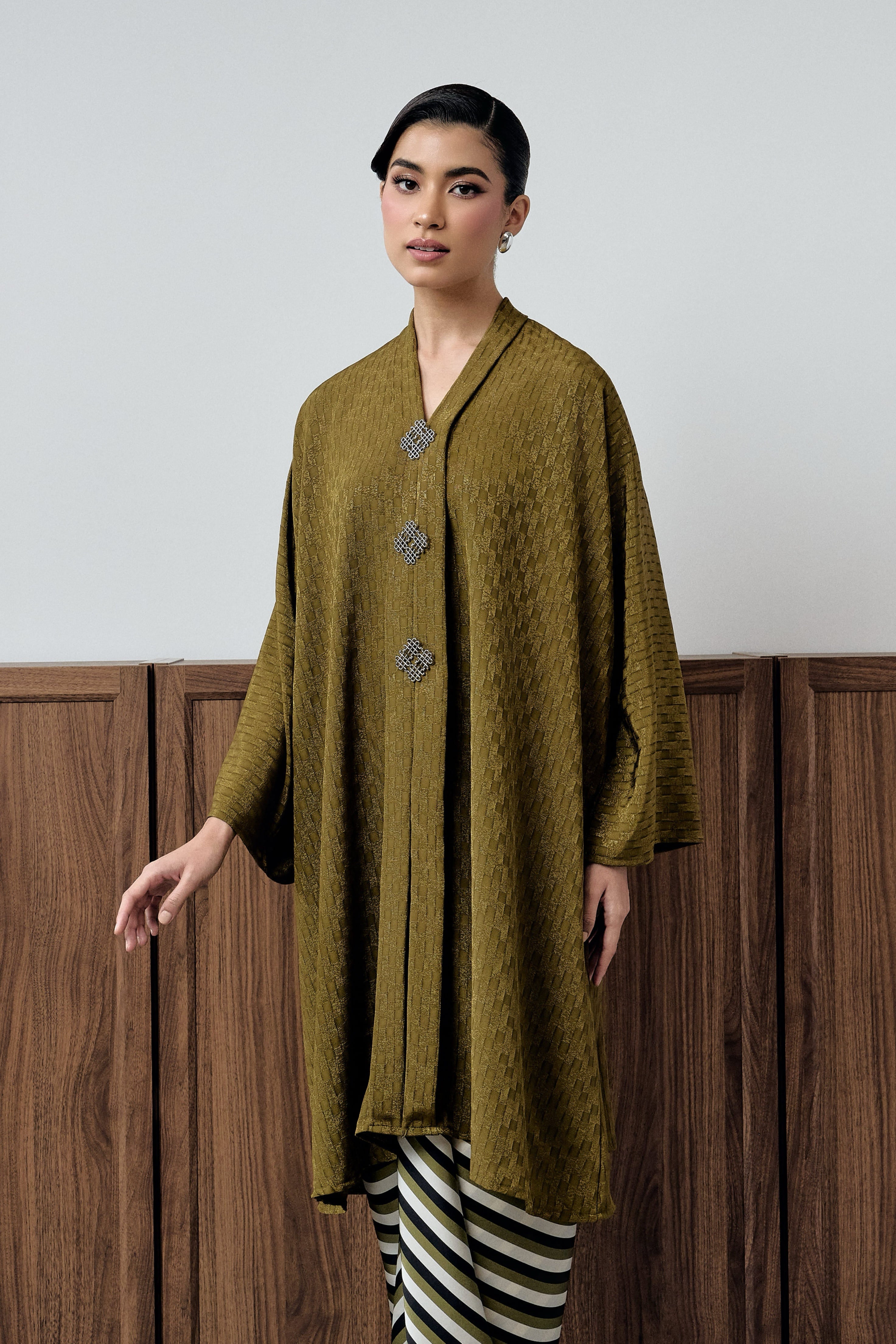 KALA LATHI - DARK OLIVE