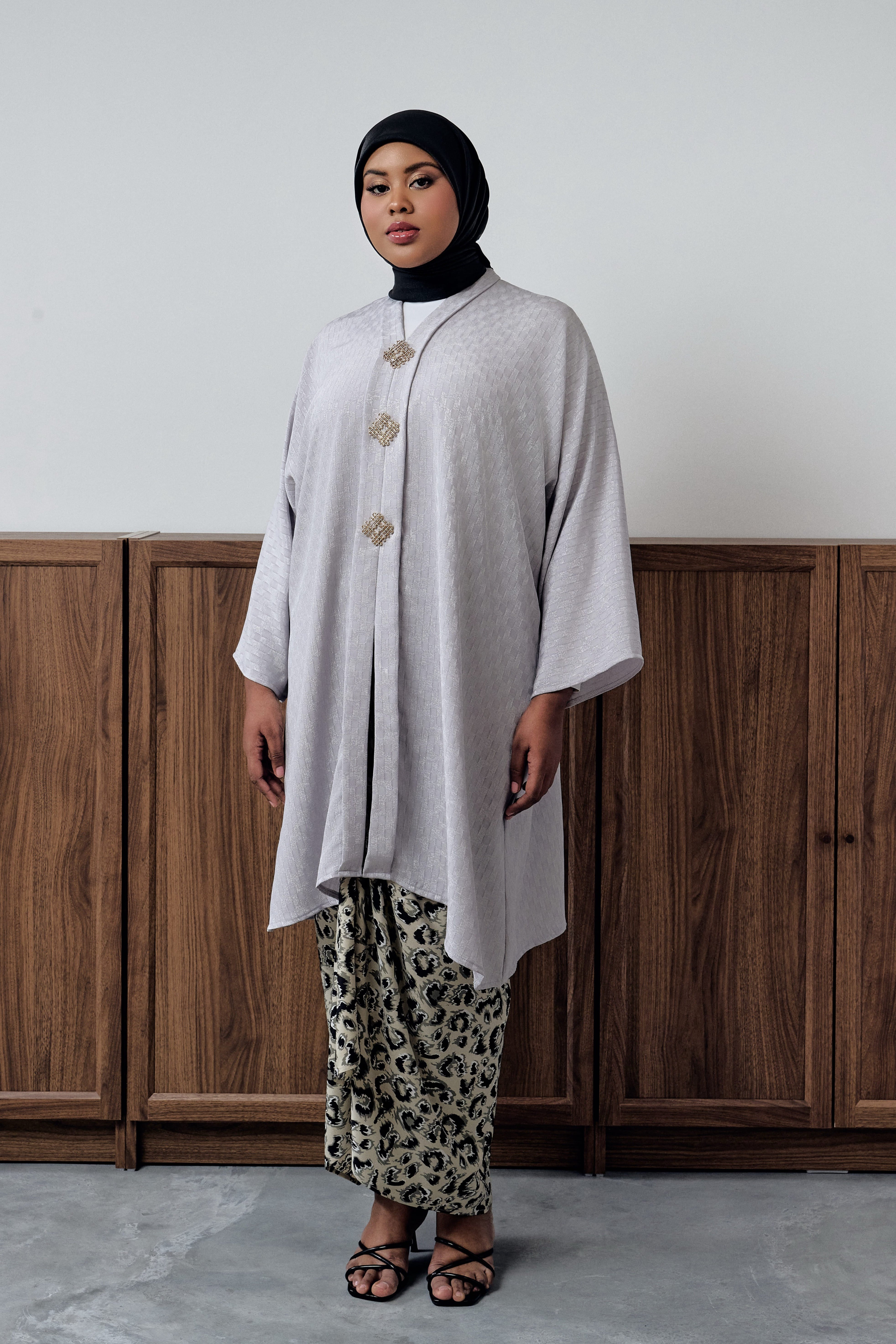 KALA LATHI - WARM GREY