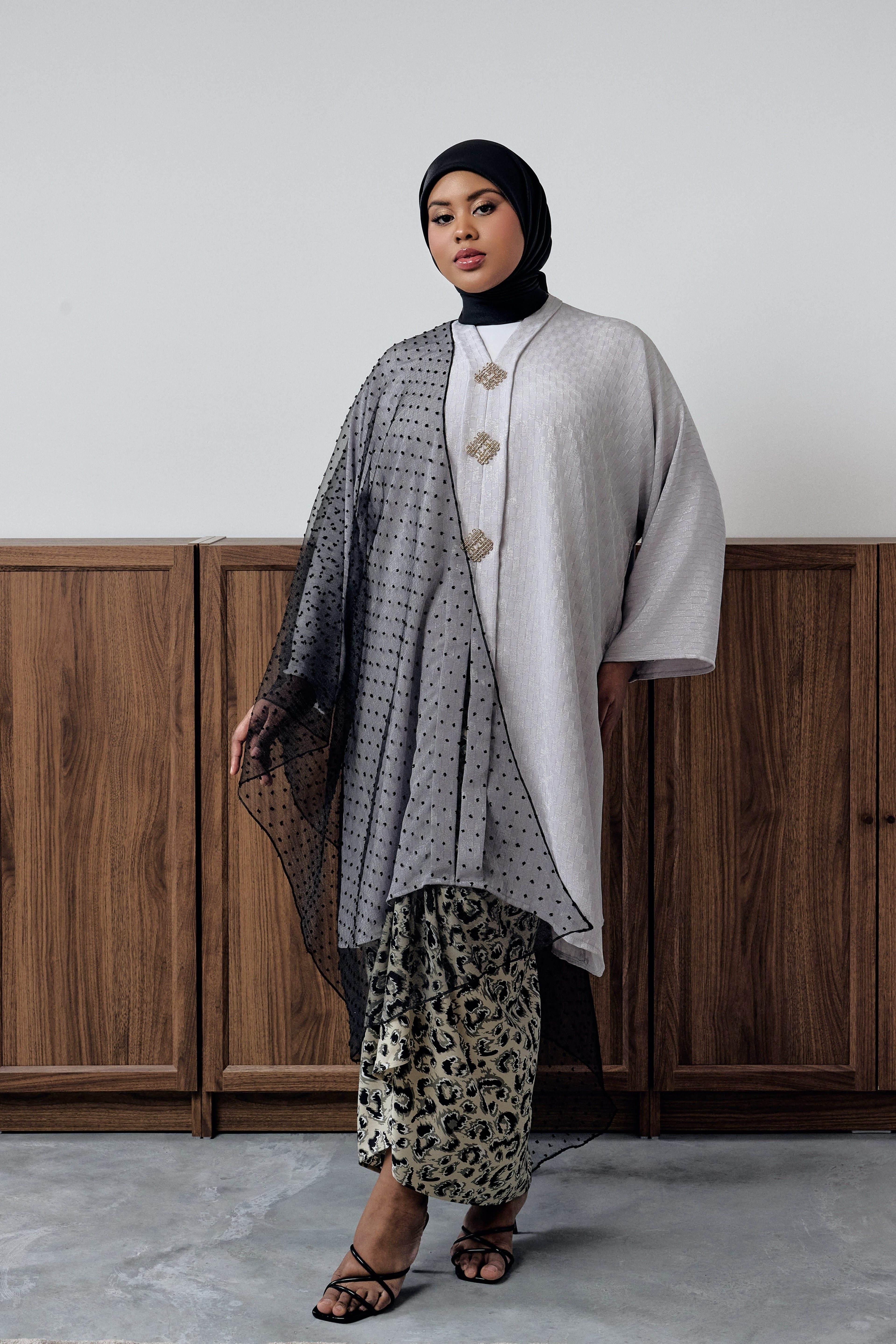 KALA LATHI - WARM GREY