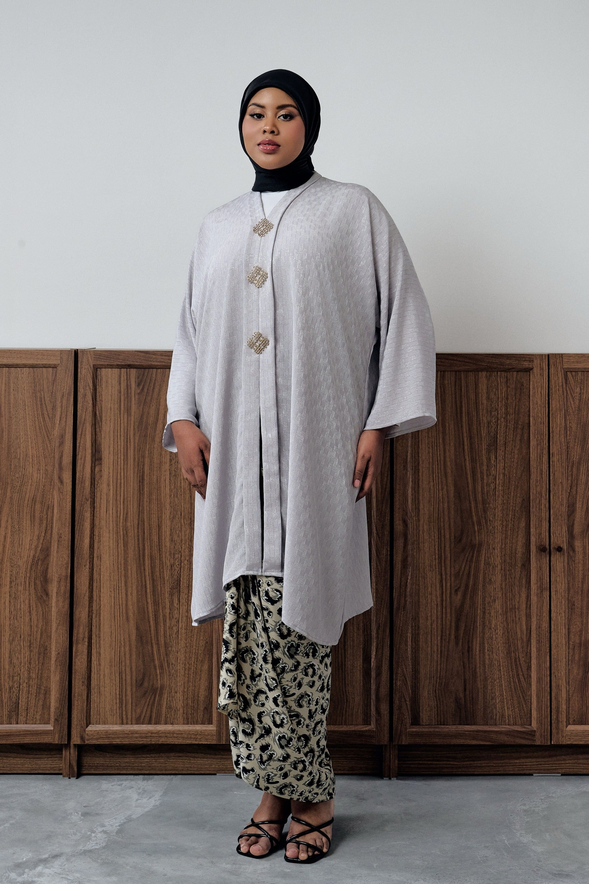 KALA LATHI - WARM GREY