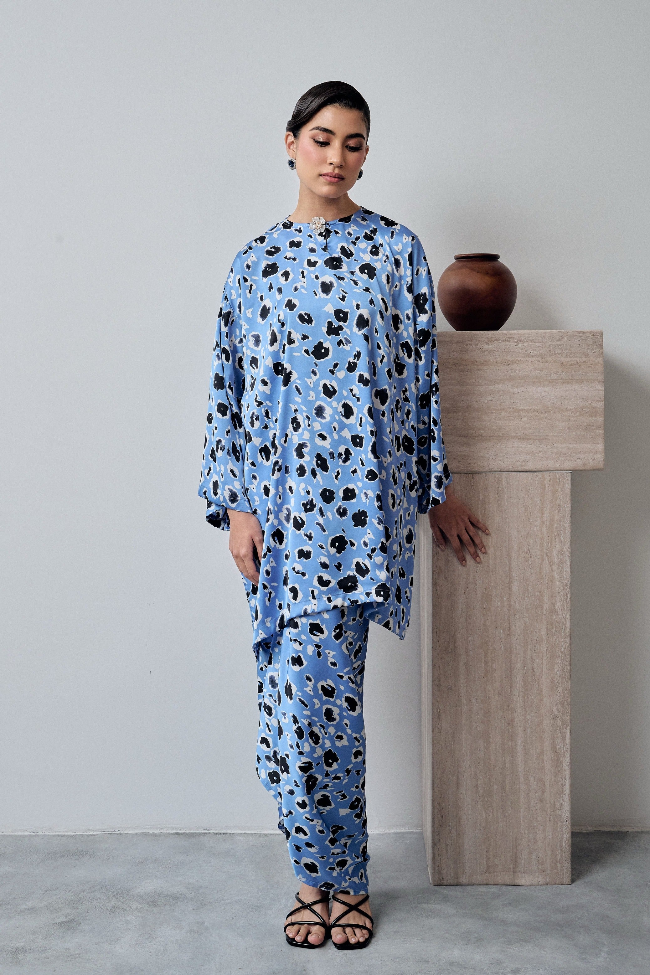 KALA MAURA - DODGER BLUE