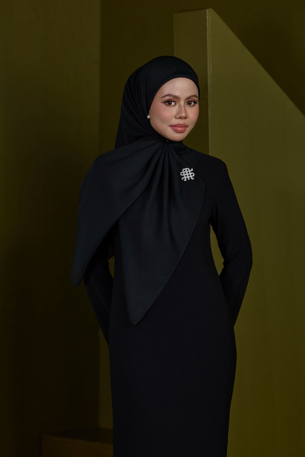 MASHA - DEEP BLACK