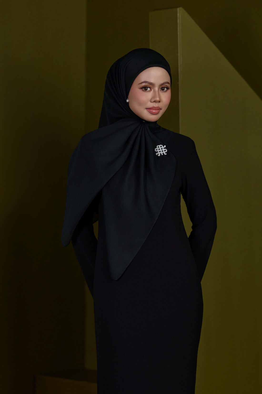 MASHA - DEEP BLACK