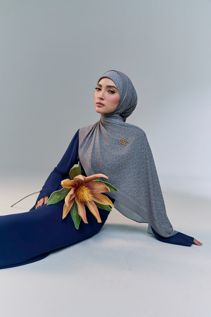 BAE CHIC SHAWL - RAVEN GRAY