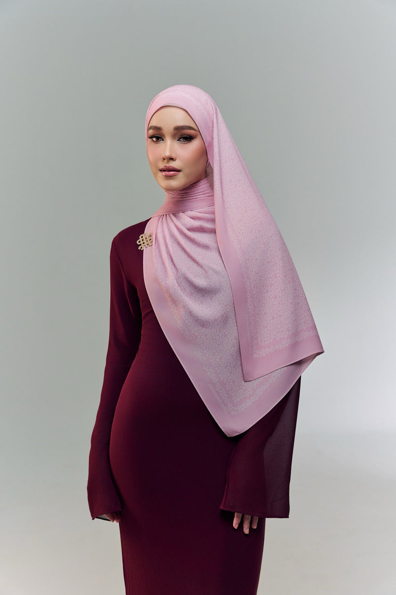 BAE CHIC SHAWL - STRAWBERRY CREAM