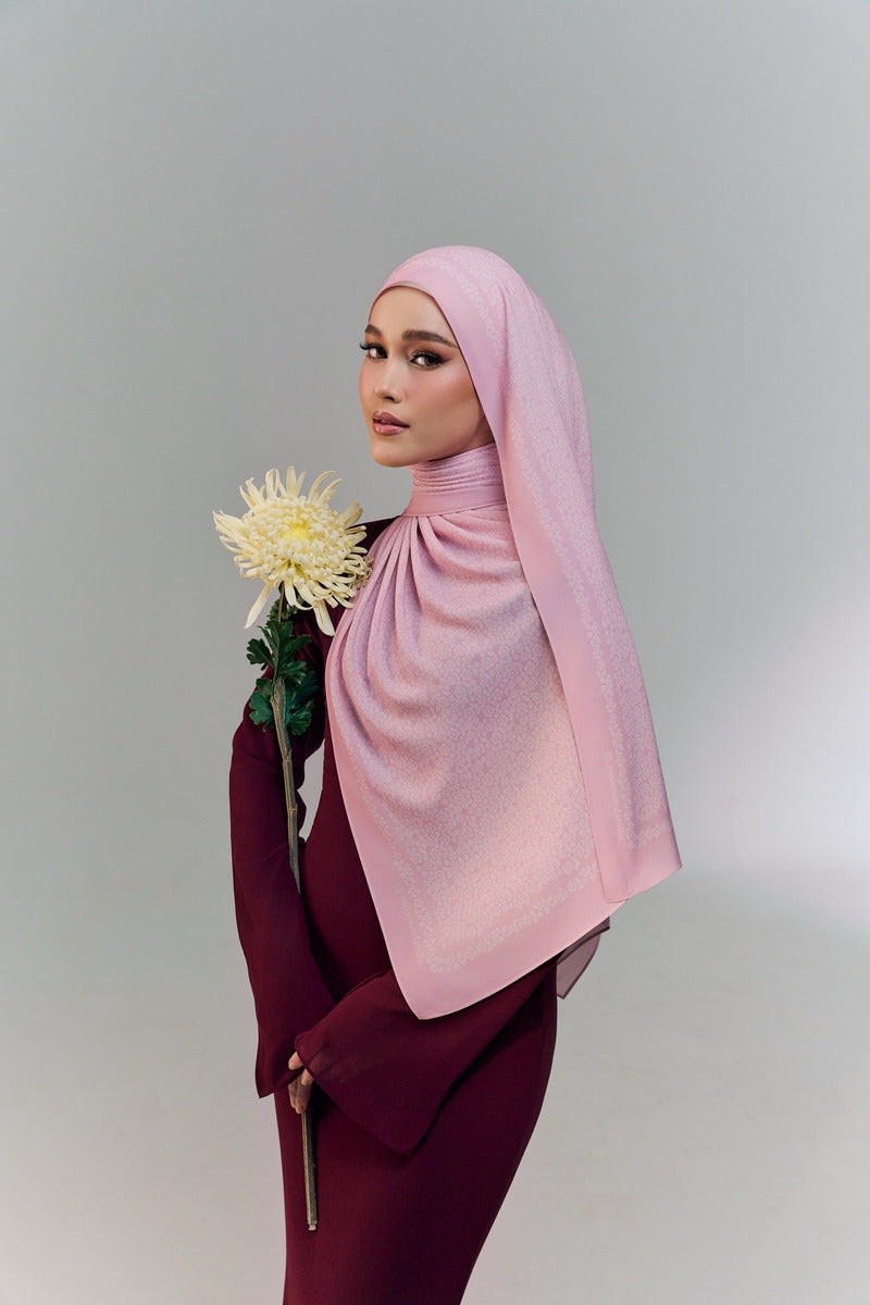 BAE CHIC SHAWL - STRAWBERRY CREAM