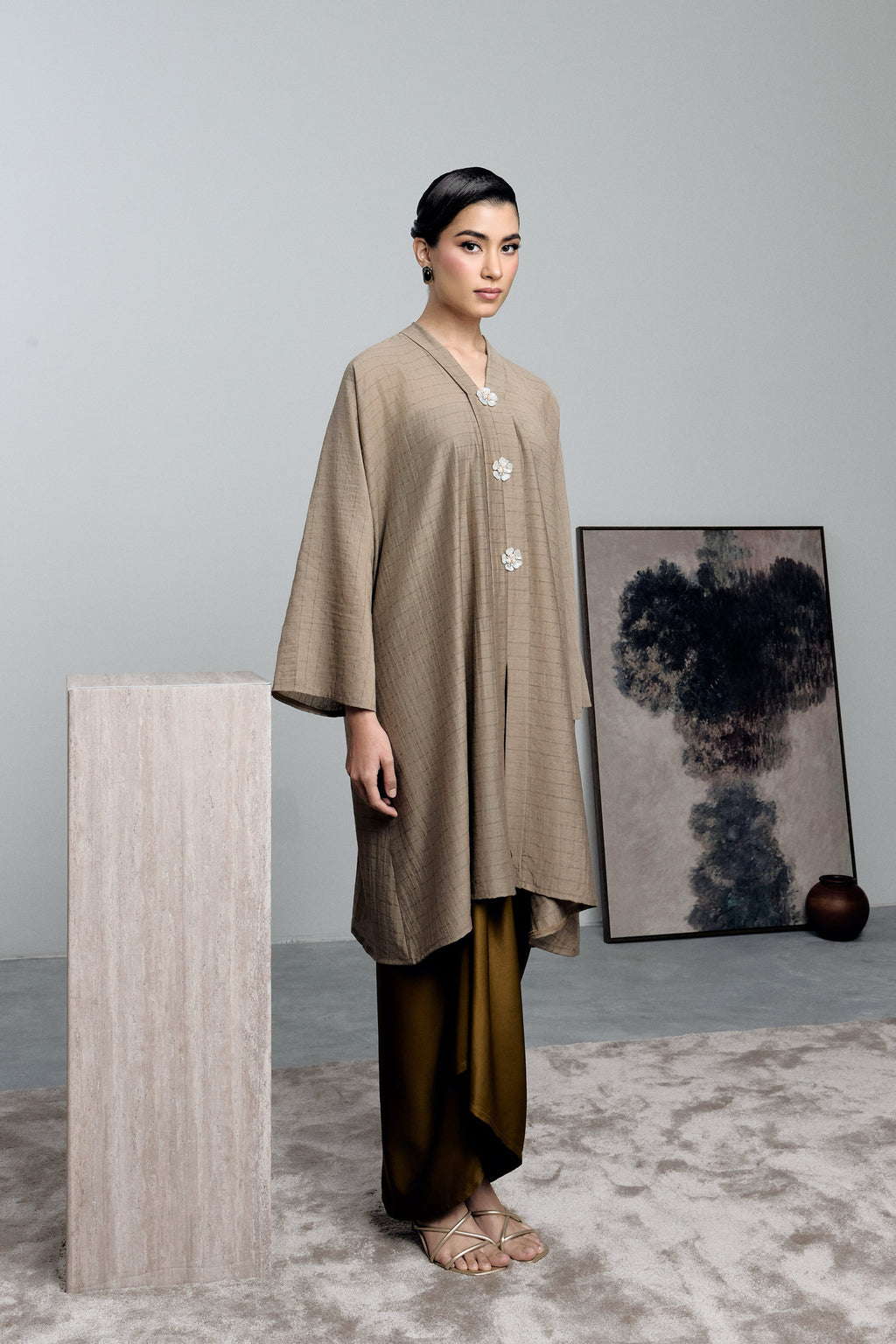 KALA SURI - WALNUT