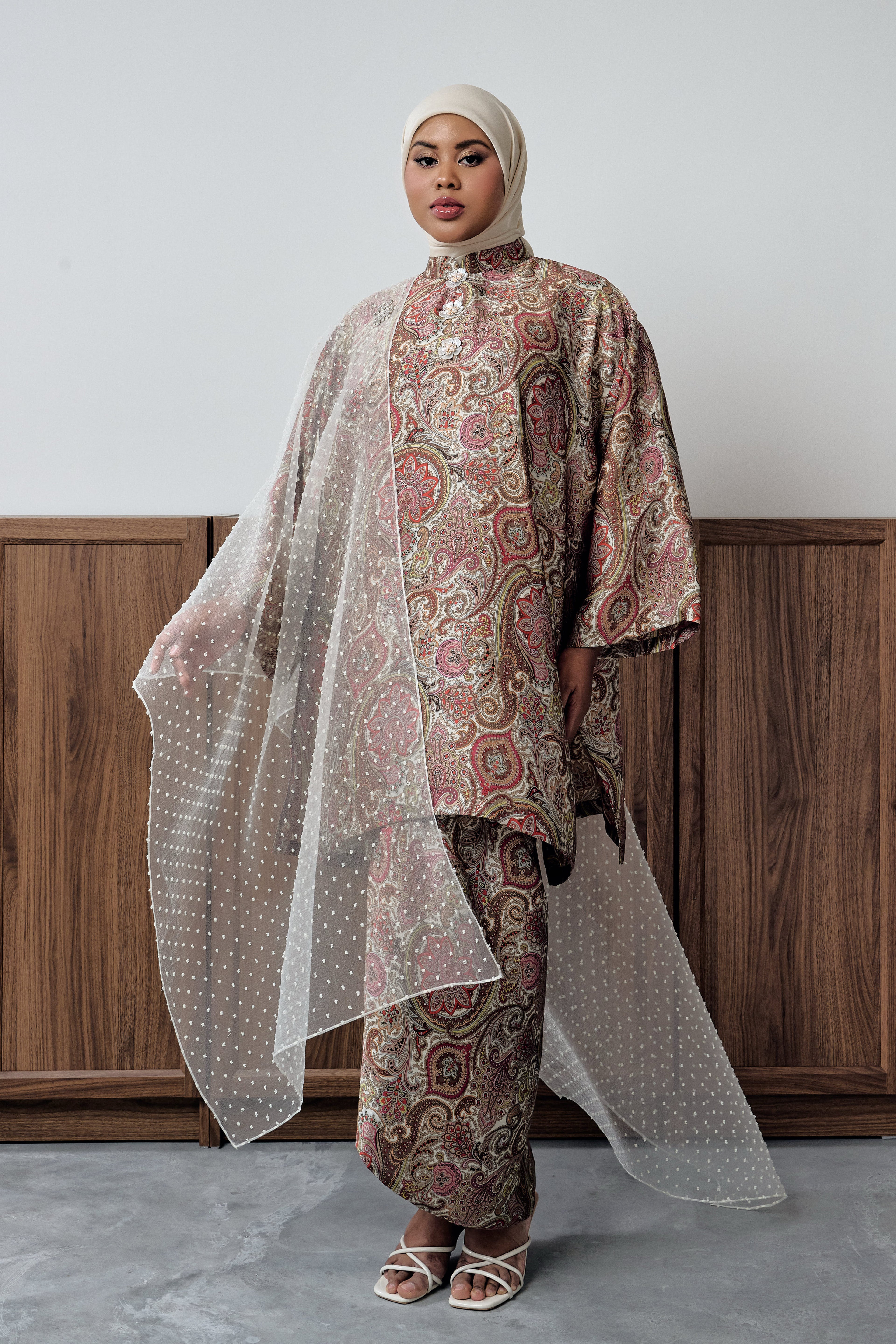 KALA THIA - CHESTNUT BROWN