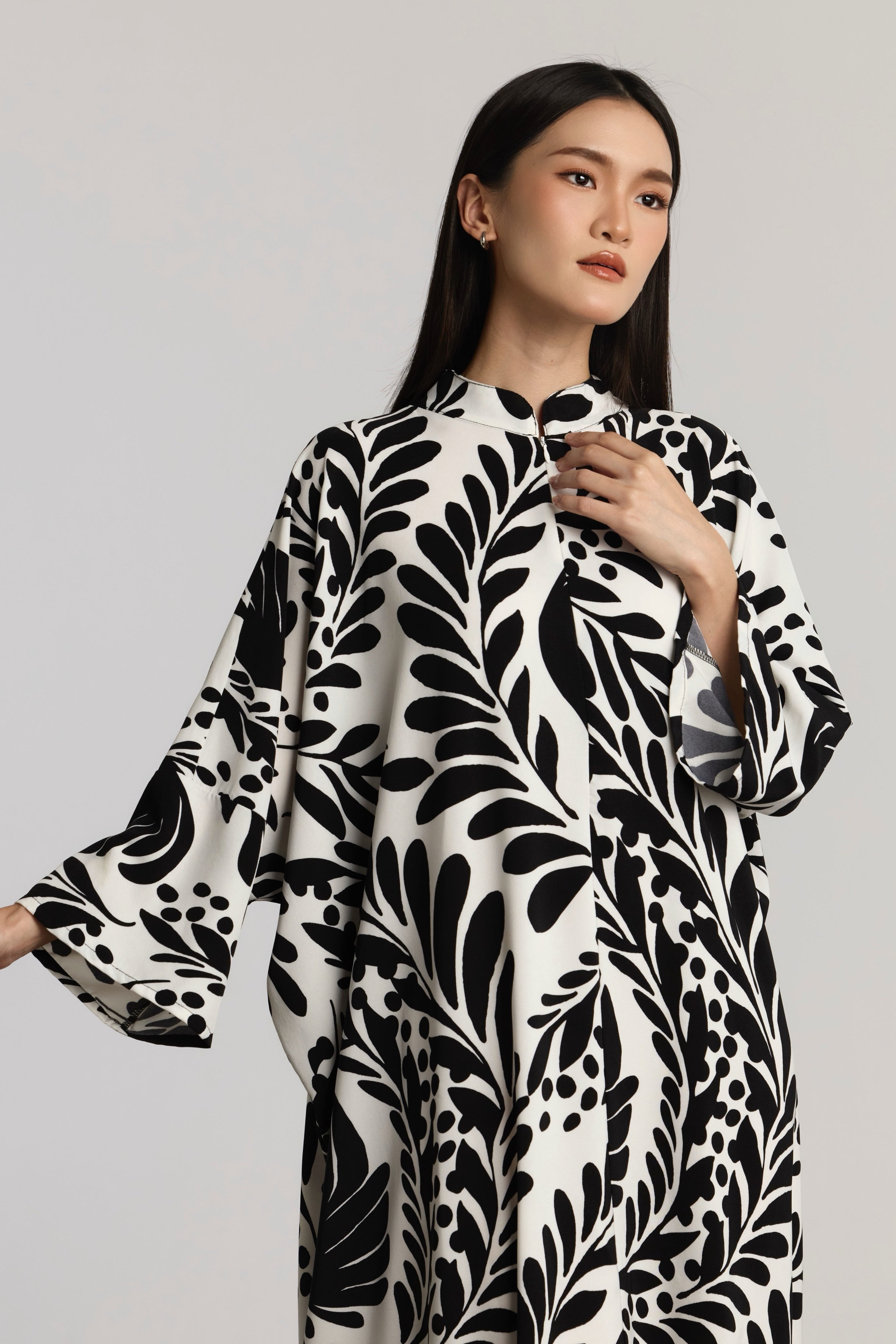 NUMI KAFTAN - BLACK