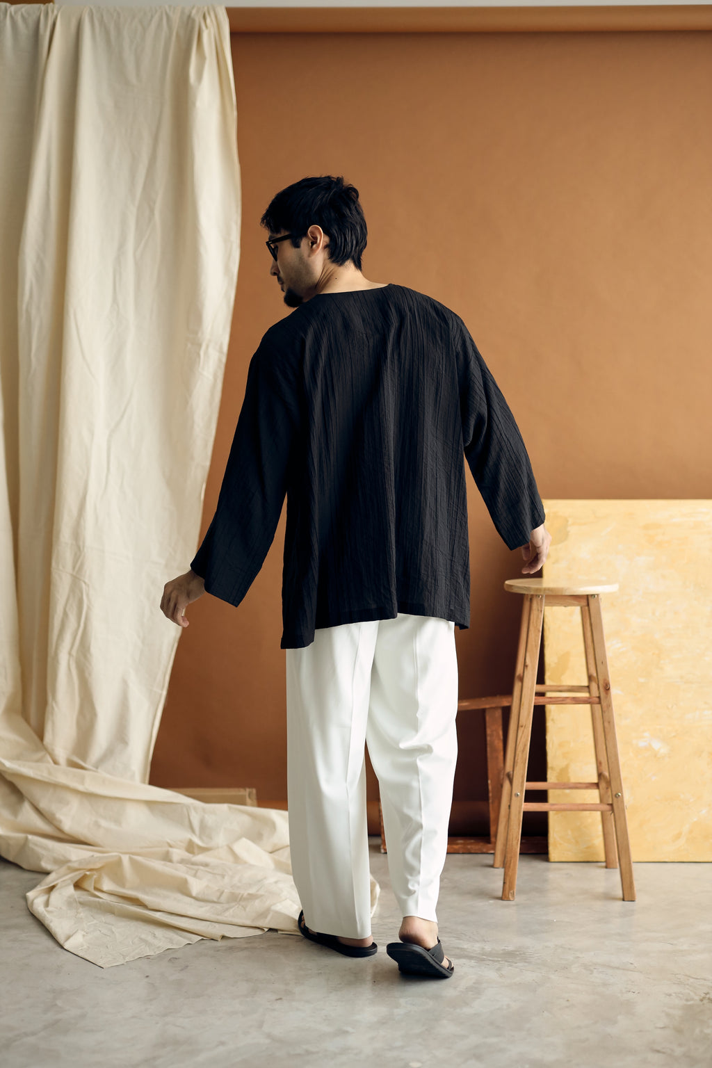 JENTAYU OVERSIZE HITAM | TULUS.HQ