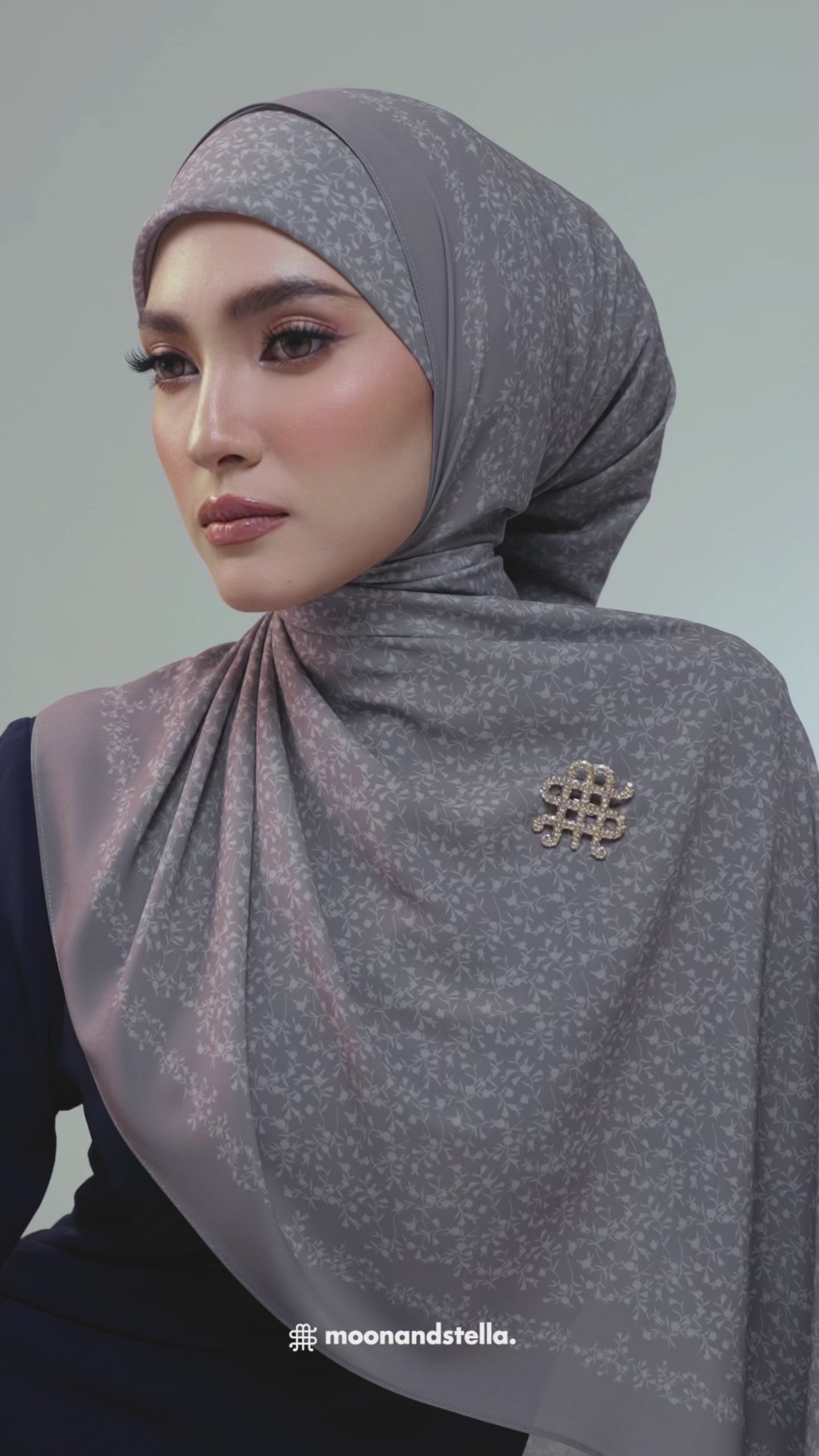 BAE CHIC SHAWL - RAVEN GRAY
