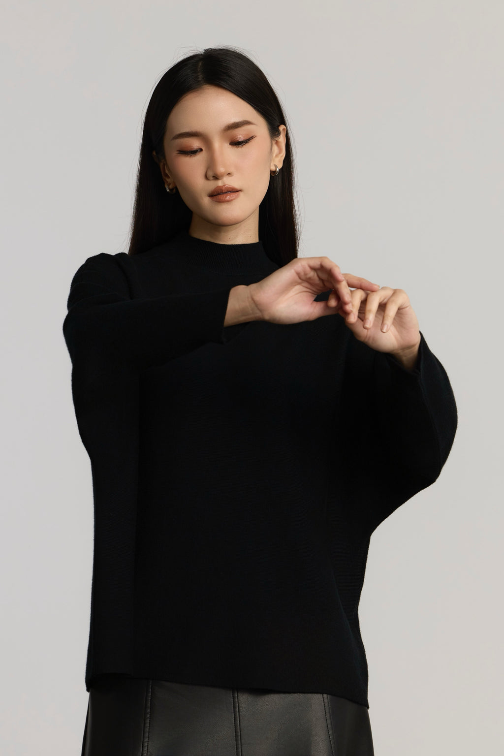 LUNA CASUAL TOP - BLACK