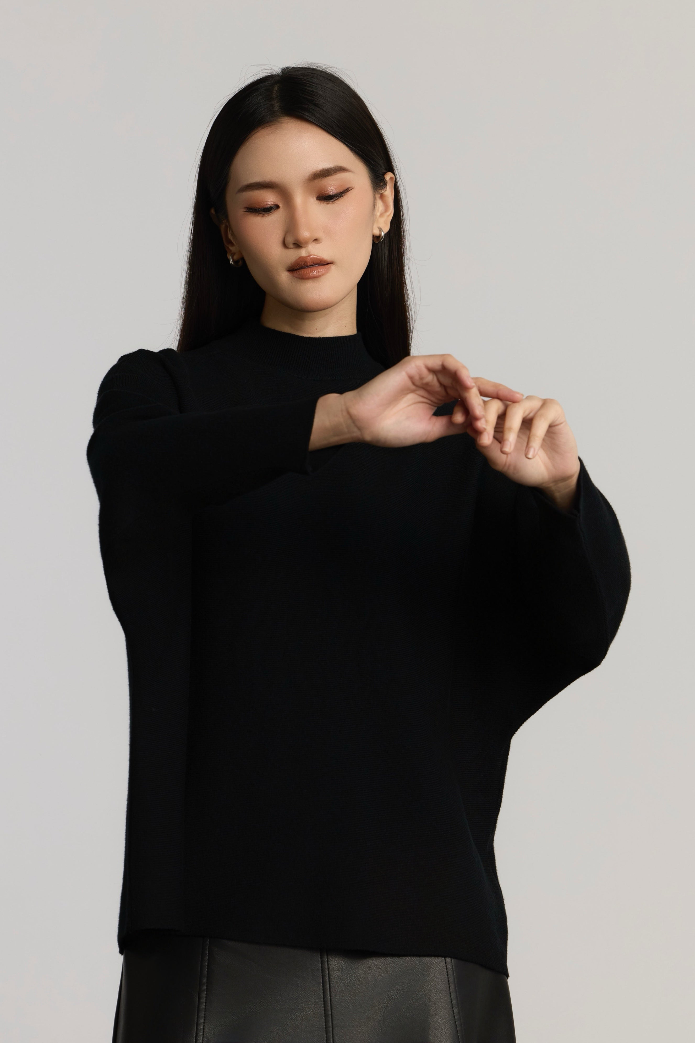 LUNA CASUAL TOP - BLACK