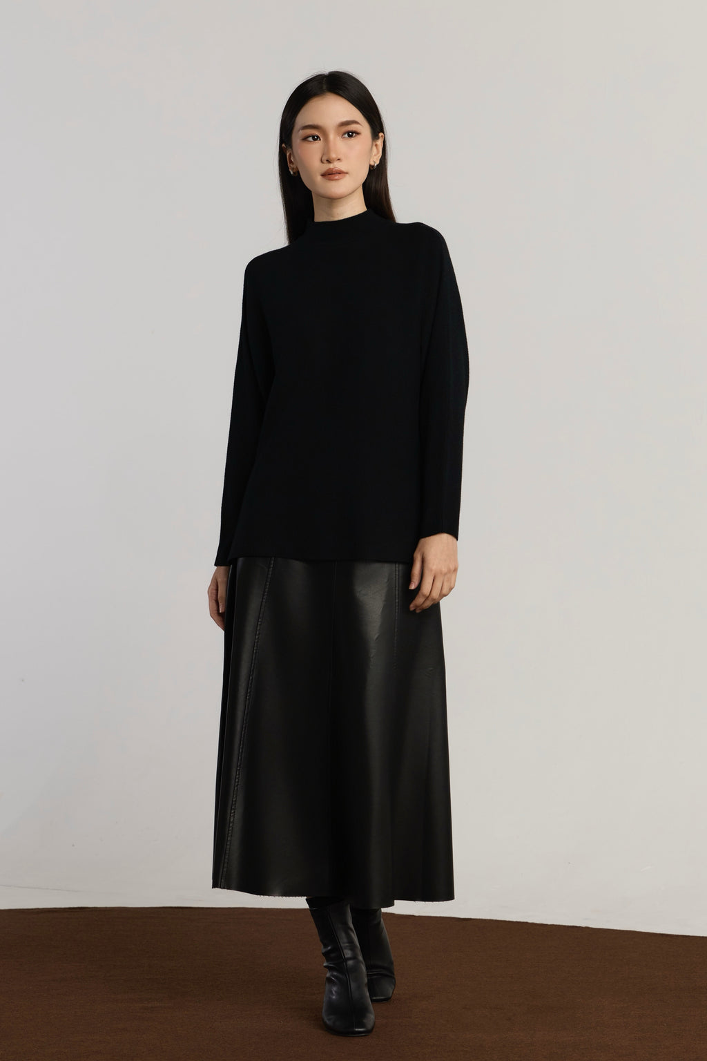 LUNA CASUAL TOP - BLACK