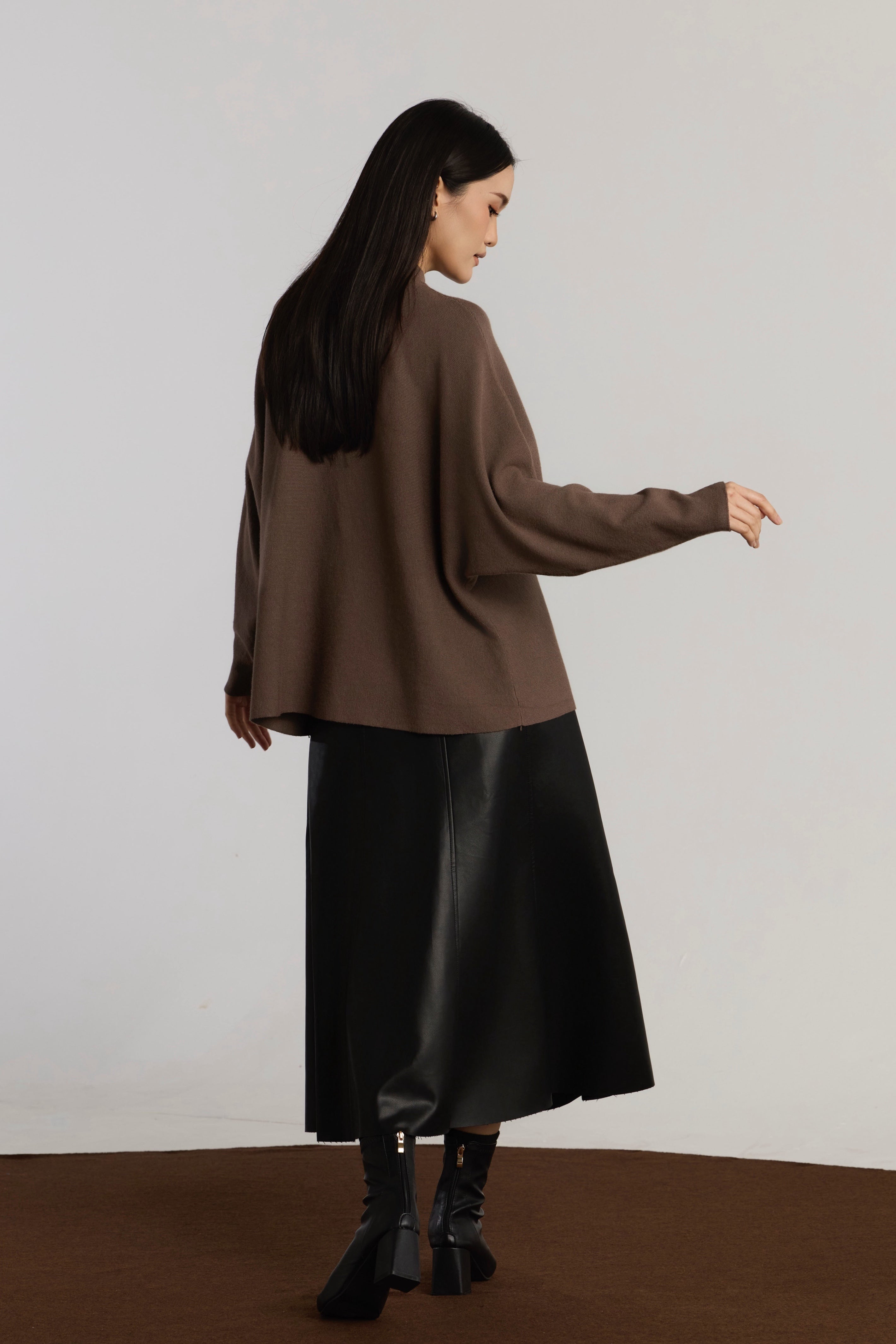 LUNA CASUAL TOP - COFFEE